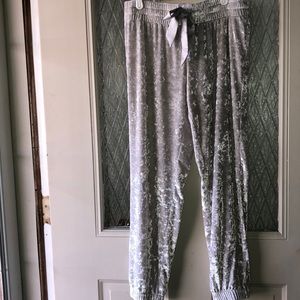 NEw w/o tag Victoria Secret crushed velvet pant